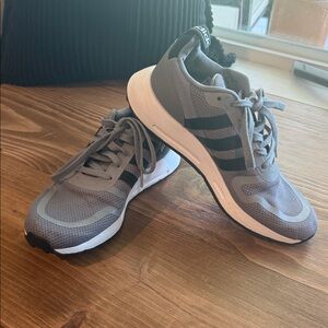 Adidas Men’s Shoes size 8 1/2